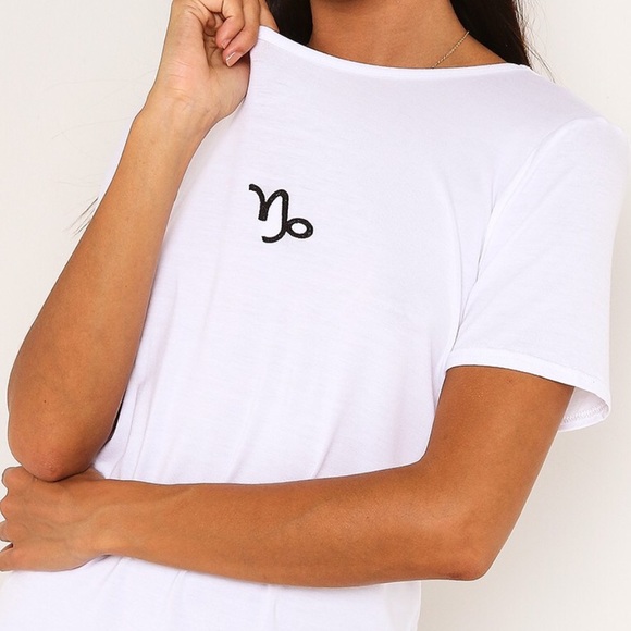 White graphic print zodiac sign T-shirt Capricorn - Picture 2 of 4